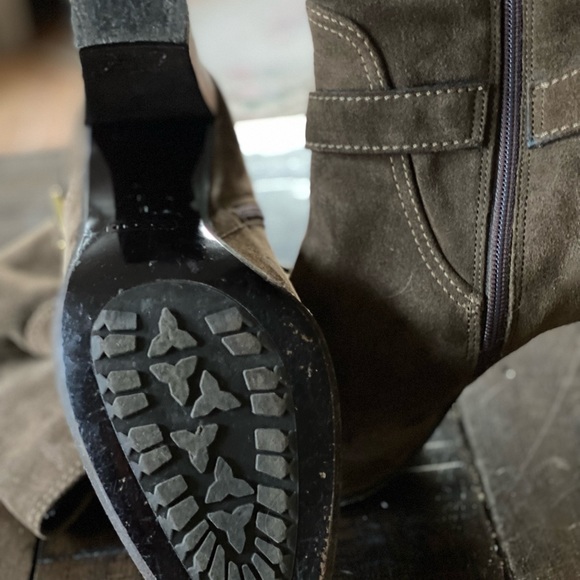 COACH SUEDE ROBYN HEELED BOOT  SZ 8 - Picture 5 of 5